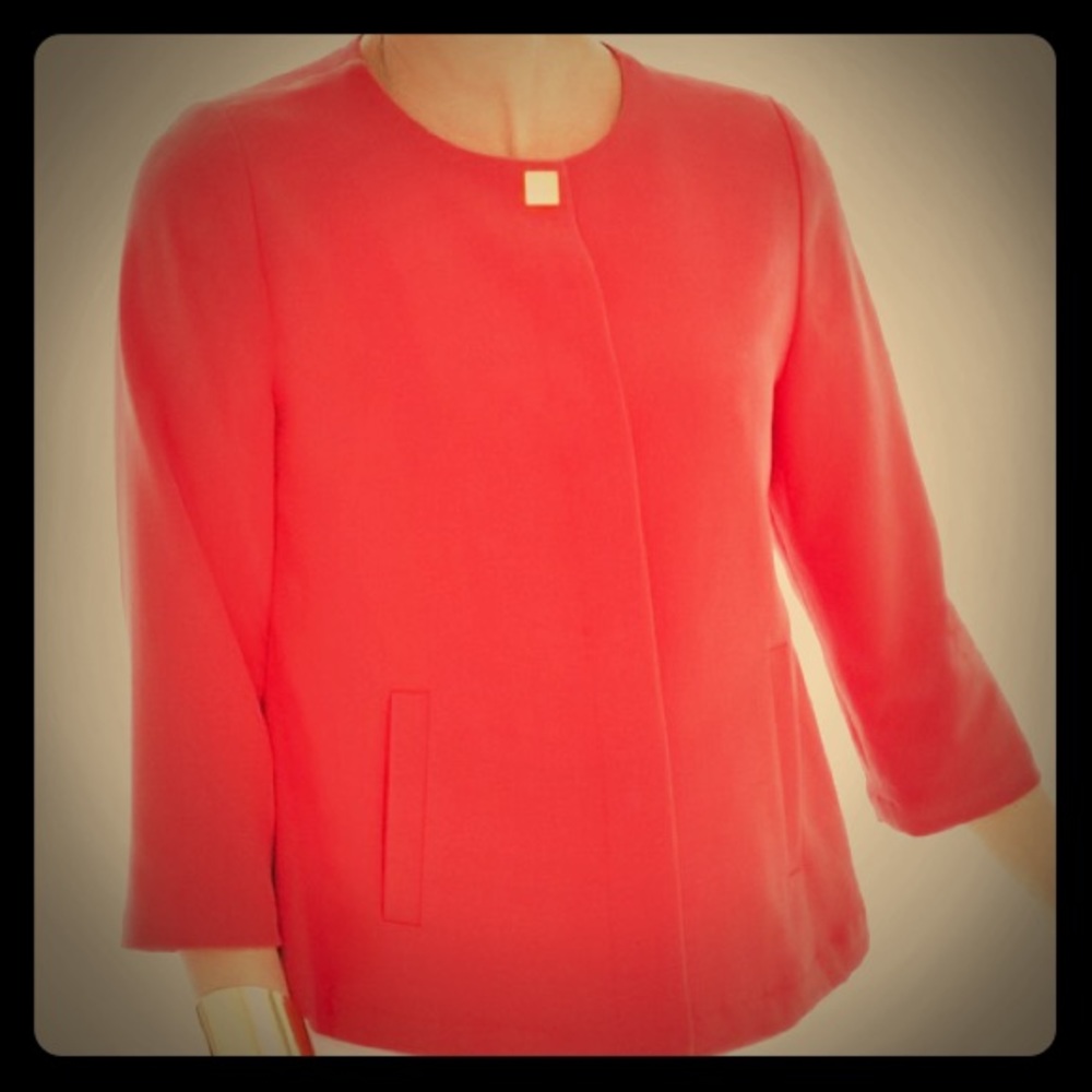 CHICO’S SQUARE-CUT CREPE JACKET